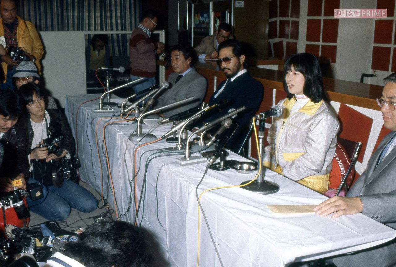 退院会見を開き報道陣の前に姿を見せた河合奈保子