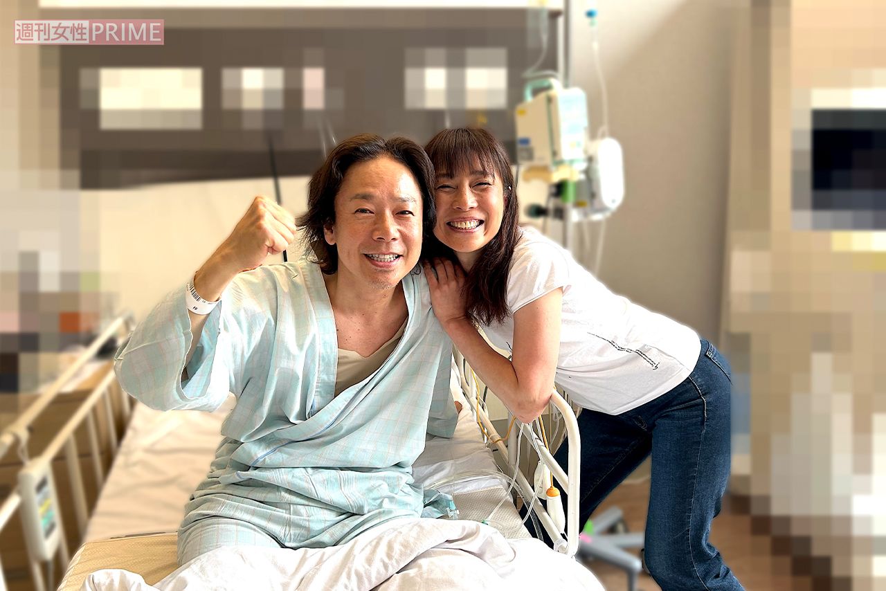 ずっと付き添っていた妻の久美子さんと　写真提供／佐藤弘道