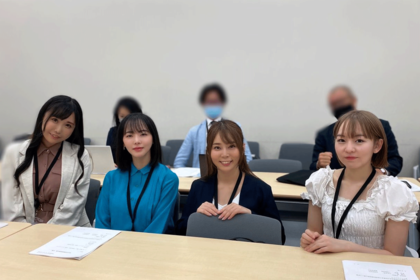 左からAV女優の稲盛美優さん、三宮つばささん、月島さくらさん、西元めいさん。9月20日の国民民主党ヒアリングにて（AV女優の月島さくらさんTwitterより）