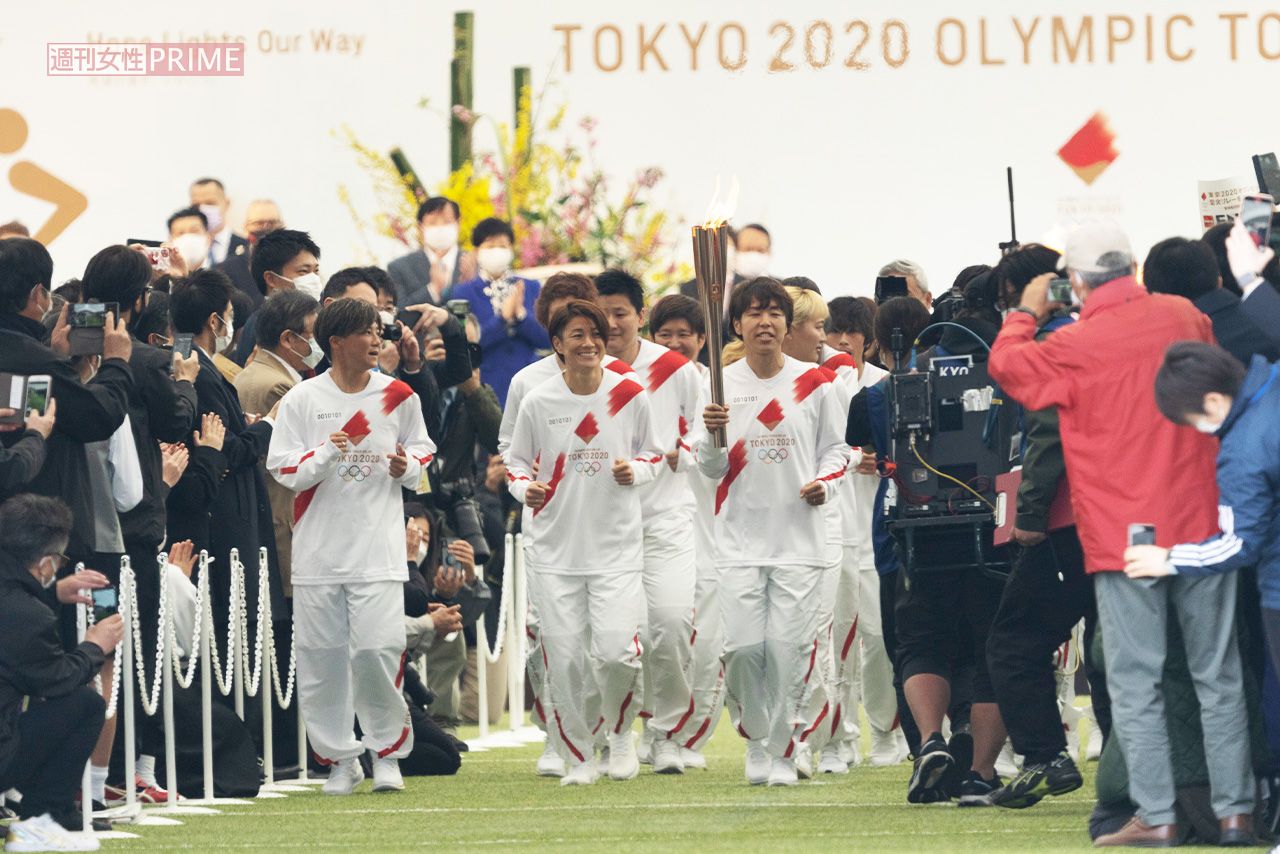 2021年3月、福島県から聖火リレーがスタート。サッカー“なでしこジャパン”の面々