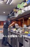 Xで拡散された『七輪炭火焼肉遊輪』での“バイトテロ”動画(爆サイ.com【公式】ツイッターより)