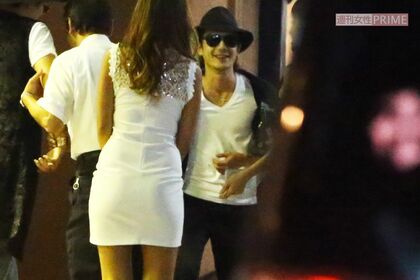 今井翼と銀座クラブを訪れた滝沢秀明氏（2015年）