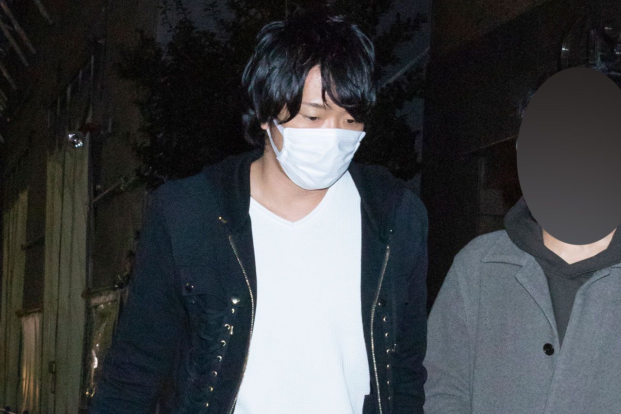 週刊女性の直撃を受ける山口周平氏