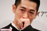 ディーン・フジオカ、2016年“神ってる”写真「泣き顔」「吸血鬼コス」などまとめ