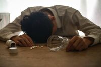 薬物依存の父、発達障害の弟、家を出て行った母、病気の祖母、過酷な家庭環境で育った女性が父親へ抱いた憎…