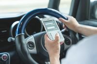 改正道交法で「ながら運転」厳罰化、“スマホ漫画”事故で妻を亡くした男性の訴え