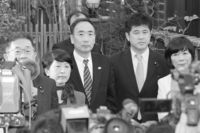 稲田防衛相に教えたい「“親孝行”だけでは済まない教育勅語の本当の危険性」