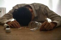 薬物依存の父、発達障害の弟、家を出て行った母、病気の祖母、過酷な家庭環境で育った女性が父親へ抱いた憎…