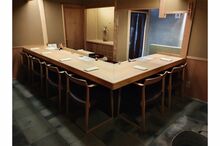 榎本正哉被告が店主の日本料理店『榎本』の内観