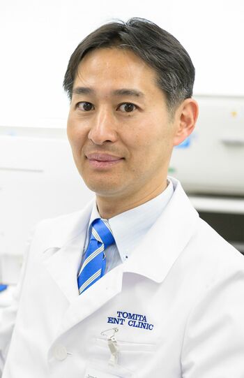 富田雅彦先生●富田耳鼻科クリニック院長。山形大学医学部卒業、新潟大学耳鼻咽喉科助教、長岡赤十字病院勤務などを経て2019年クリニック開院。YouTube「耳鼻科医富田のいいみみCh」が好評。※画像をクリックするとYouTubeにジャンプします。