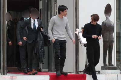 滝沢秀明、ピンチの事務所を救う策は“世代交代” 置いてけぼりの関ジャニ