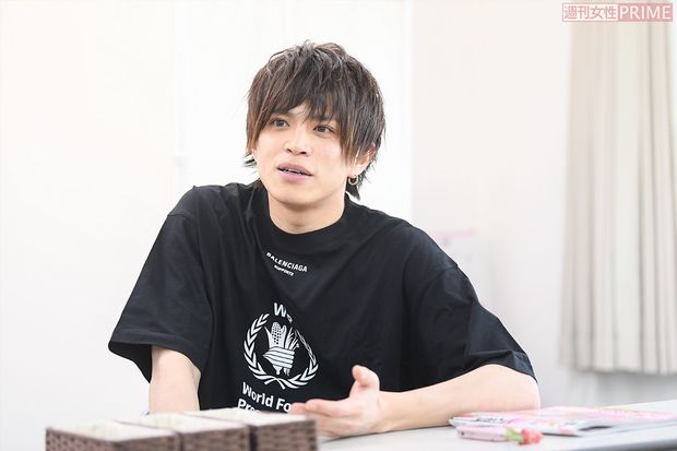 稽古時間は6時間に及ぶことも。「家に帰ってグッタリ。この2年で体力がかなり落ちましたね。でも久々のお芝居。やっぱり楽しい！」　撮影／高梨俊浩