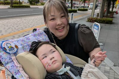 希少難病“ローハッド症候群”の6歳女児「1歳から急激に肥満」「意思疎通は眉と目の動きのみ」母が語る“絶…