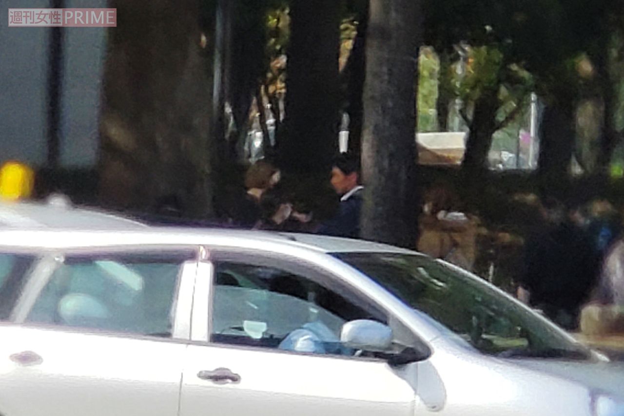 警視庁前でドラマの撮影中の小泉孝太郎（5/5）