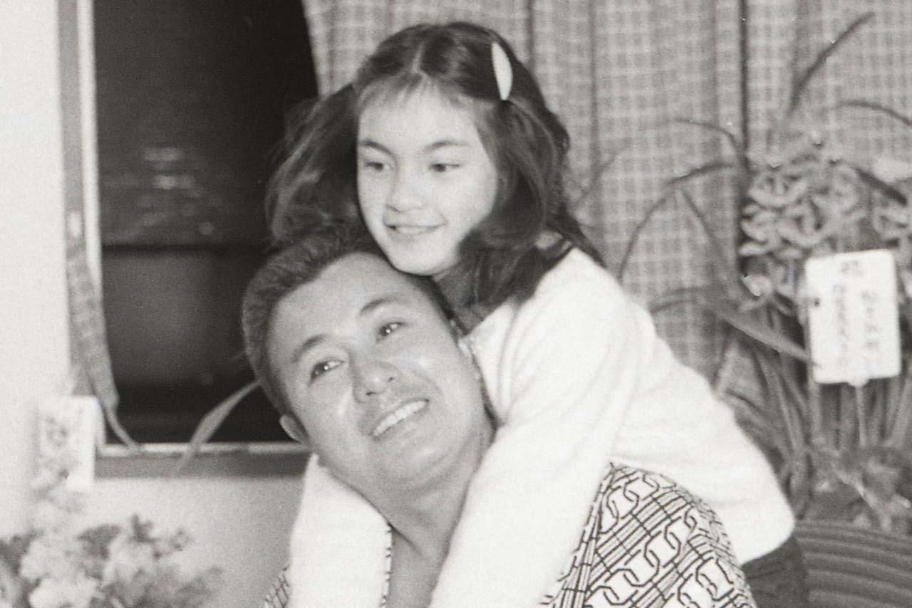 子煩悩ぶりが伝わってくる一枚（1982年2月22日撮影）