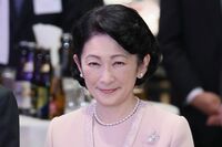 紀子さまが公務で“ノーコメント”の異変!疲労の背景に「守谷絢子さん夫妻の円満ぶり」への羨望か、小室眞…