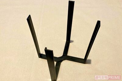 キッチンマルチスタンド／110円（税込）使わないときはコンパクトに収納しておけるのがポイント