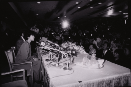 '89年の大みそかに行われた金屏風謝罪会見は今でも語り継がれている