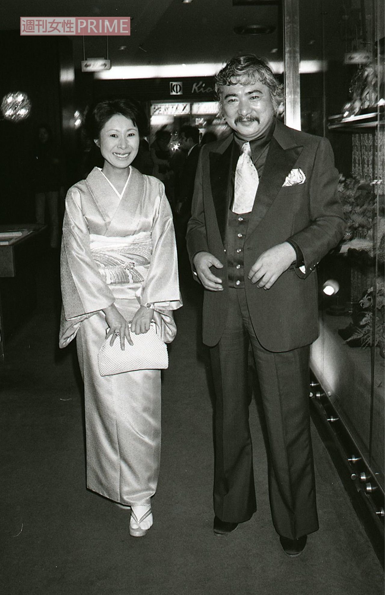 1980年11月、夫婦で知人の結婚式に出席した中村玉緒さんと勝新太郎さん