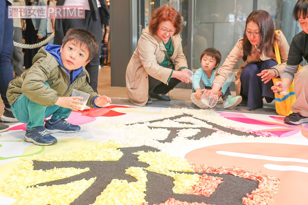 東京タワーで行われた花絵づくり体験