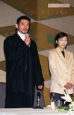 1999年12月、神戸市内のホテルで結婚会見を開いたイチローと元TBSアナの(旧姓:福島)弓子夫人