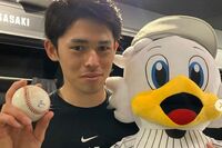 佐々木朗希、最年少で完全試合達成の怪物が語った「好きな女性のタイプ」と“ハイスペック母”の存在