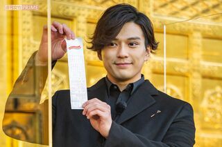 新田真剣佑。感染対策がなされた映画『ブレイブ』ヒット祈願イベントにて