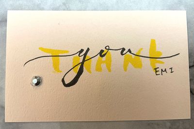 グラノーラにはゑみさん手書きのカードを添え、丁寧に梱包し、みずから発送作業を行っていた