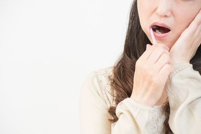 インプラント治療で高額請求！「ブラック歯科」にカモられないためのポイント