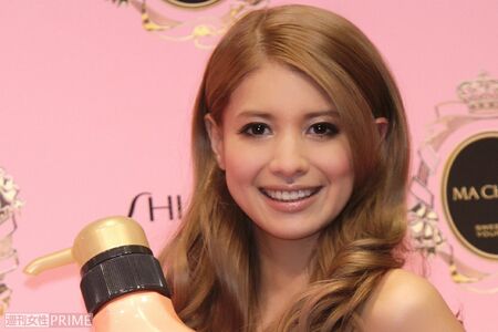 吉川ひなの（2010年）