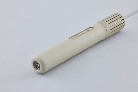 ふとん乾燥機　フェーン001（カドー）2万4200円