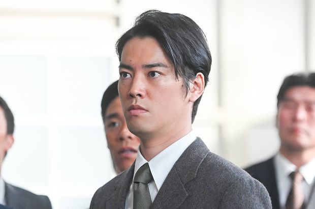 河野一郎（桐谷健太）　(c)NHK