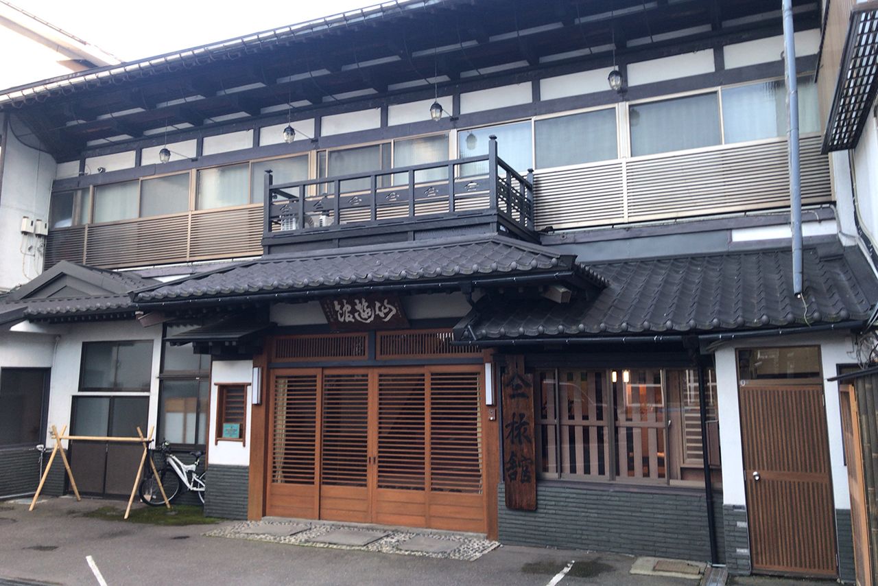 政財界人や文化人も訪れたというヤマニ仙遊館。風情は当時のまま