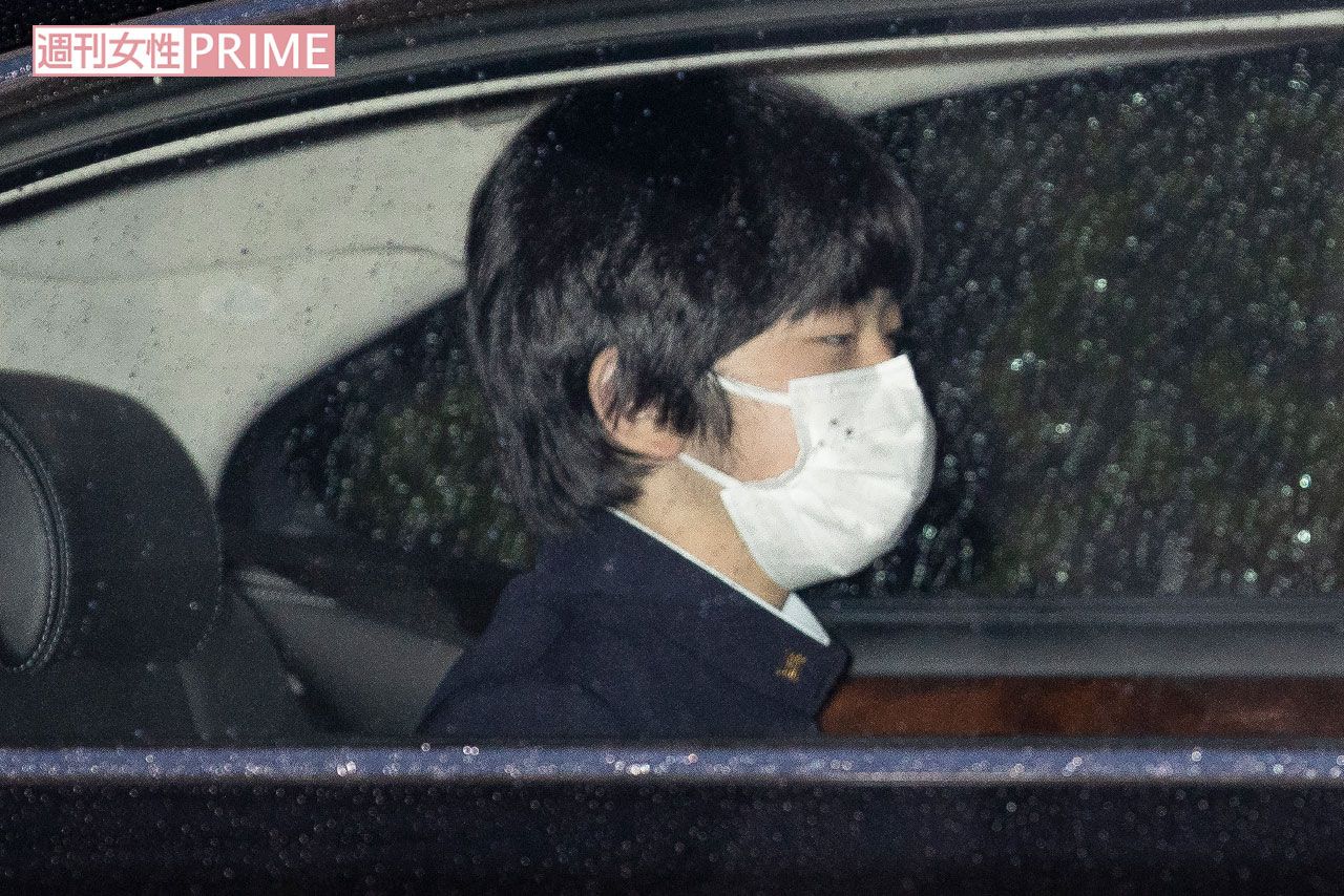 上皇ご夫妻へのご挨拶を終えて高輪皇族邸から出られる悠仁さま