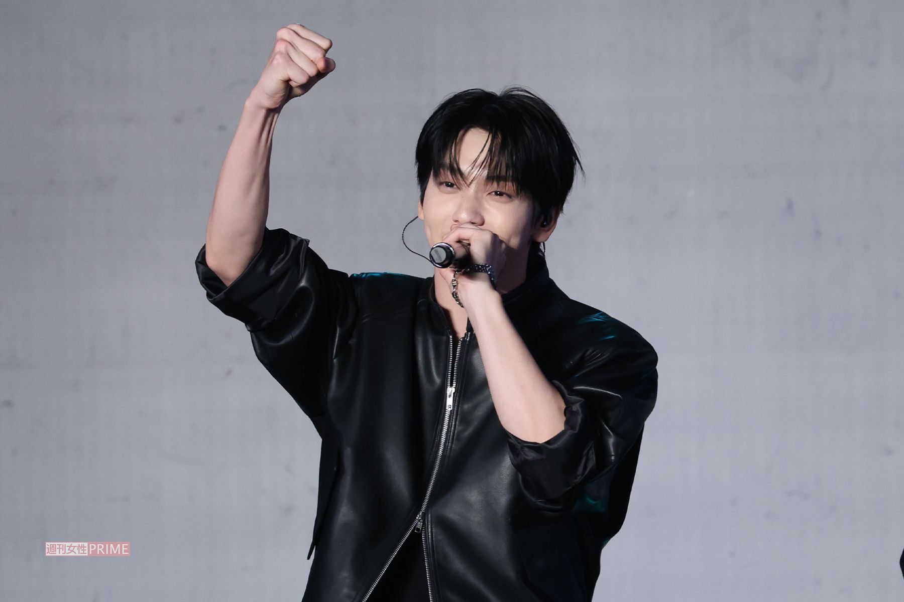 ガッツポーズのTOMORROWXTOGETHERのSOOBIN