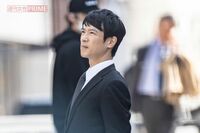 堺雅人、事務所独立で「業界を干されてしまうのか」芸能プロ幹部に聞いた“芸能界のドン”田辺エージェンシ…