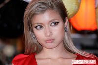 ローラ、タイでの芸術的な“全身投稿”に驚いて二度見する人続出「筋肉すごい」「一瞬裸かと思った」