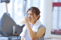 更年期女性はプロテインで改善「栄養学のプロが解説」太りやすい、疲れやすいに効果アリ“差がつく”摂取方…