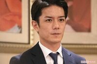 滝沢秀明の新会社『TOBE』がついに元V6・三宅健の合流を正式発表へ　チキン、充電、バングル…匂わせの数々