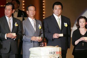北島三郎芸道45周年パーティーで。交流範囲は広かった（'06年）