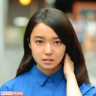 高校時代にやり残したことは？　という問いに「男の子に迎えに来られたかったな」と話す上白石萌音　撮影／佐藤靖彦