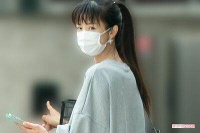 ほしのあき48歳、グラビア全盛期と変わらぬ大胆水着姿を披露も「さすがにイタイ…」集まる冷めた声