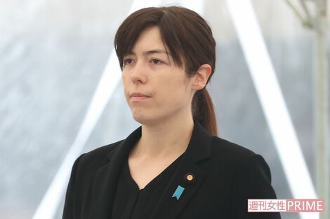 小野田紀美大臣が「騙されやすすぎませんか？」とブチギレた〈Temuで購入デマ〉過去のシルバー衣装に続く“服装論争”