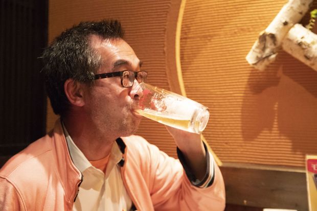 飲みまくる岩月さん