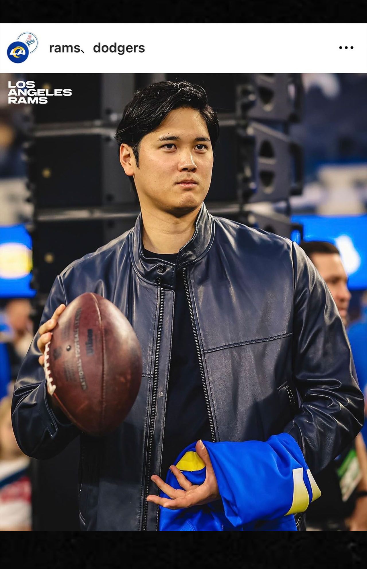 '23年12月にロサンゼルスでアメフトを観戦した大谷（ラムズ公式インスタグラムより）