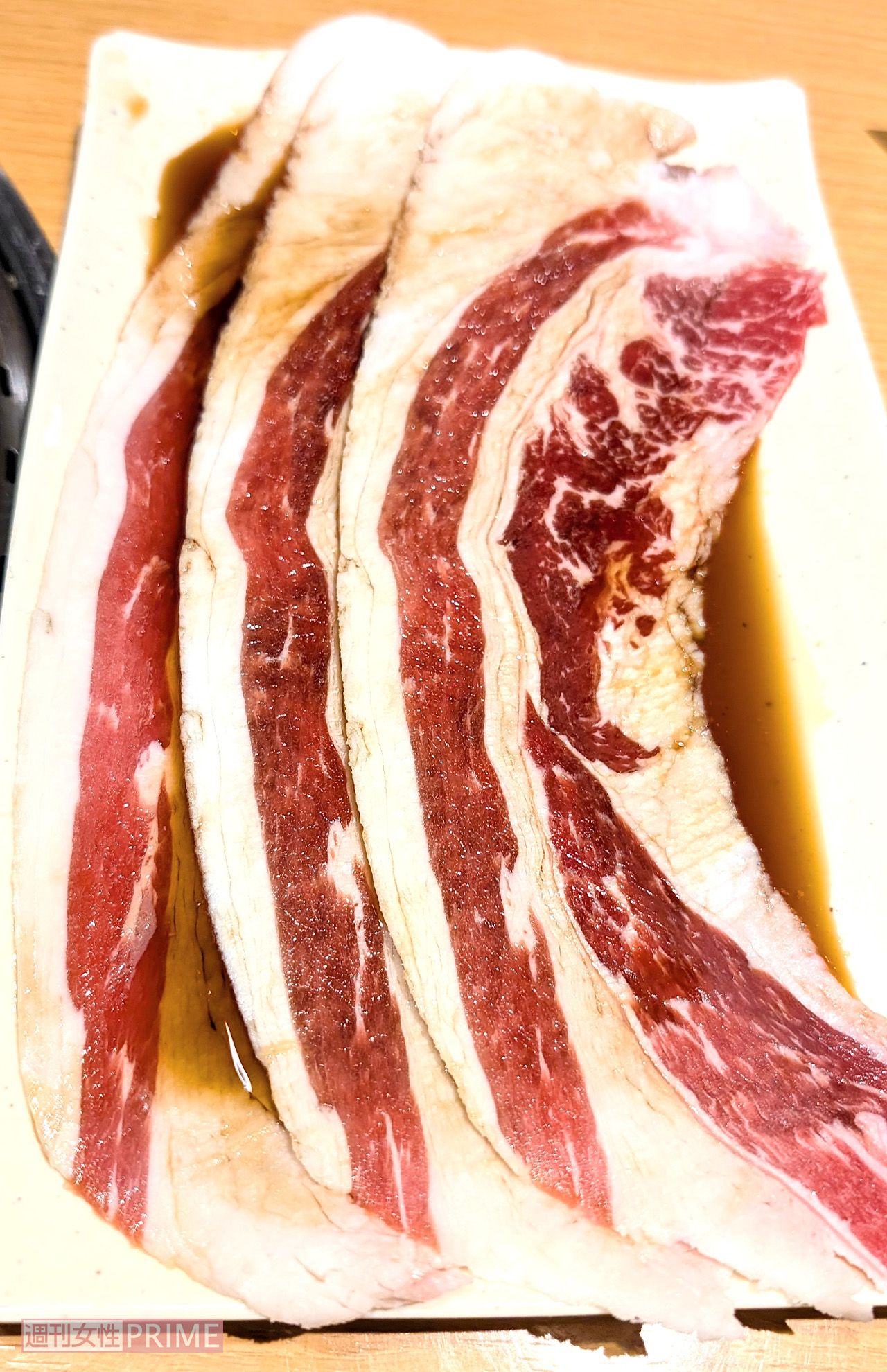 焼肉きんぐ名物「炙りすき焼カルビ」　撮影／週刊女性編集部