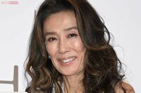 萬田久子、新ドラマの金髪谷間＆イケイケ私服SNSが話題「ドラマ化してほしい」波瀾万丈で自由な人生