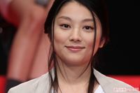 小池栄子「宇宙一のメロンパイ」から演技派女優へ、女性人気急増の理由