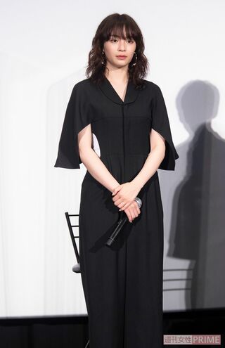 2022年の広瀬は、モードにイメチェン。“急に大人っぽくなった”と話題に。（撮影／週刊女性写真班）