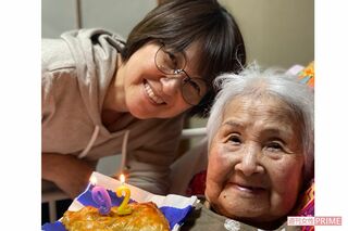 92歳の誕生日祝い。好物のアップルパイは新田さんの手作り（新田さん提供）